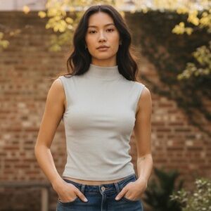 Madewell Womens Light Gray Funnelneck Cropped Muscle Tee